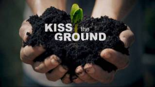 Поцелуй Землю / Kiss the Ground (2020)